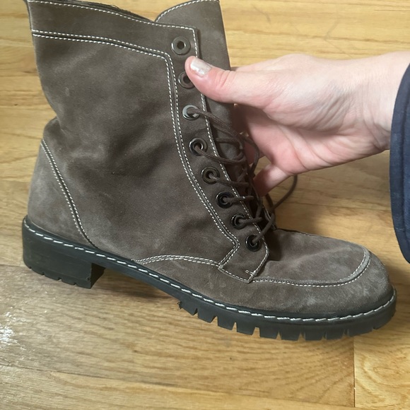 Stuart Weitzman Suede Boots size 10 - Picture 4 of 7
